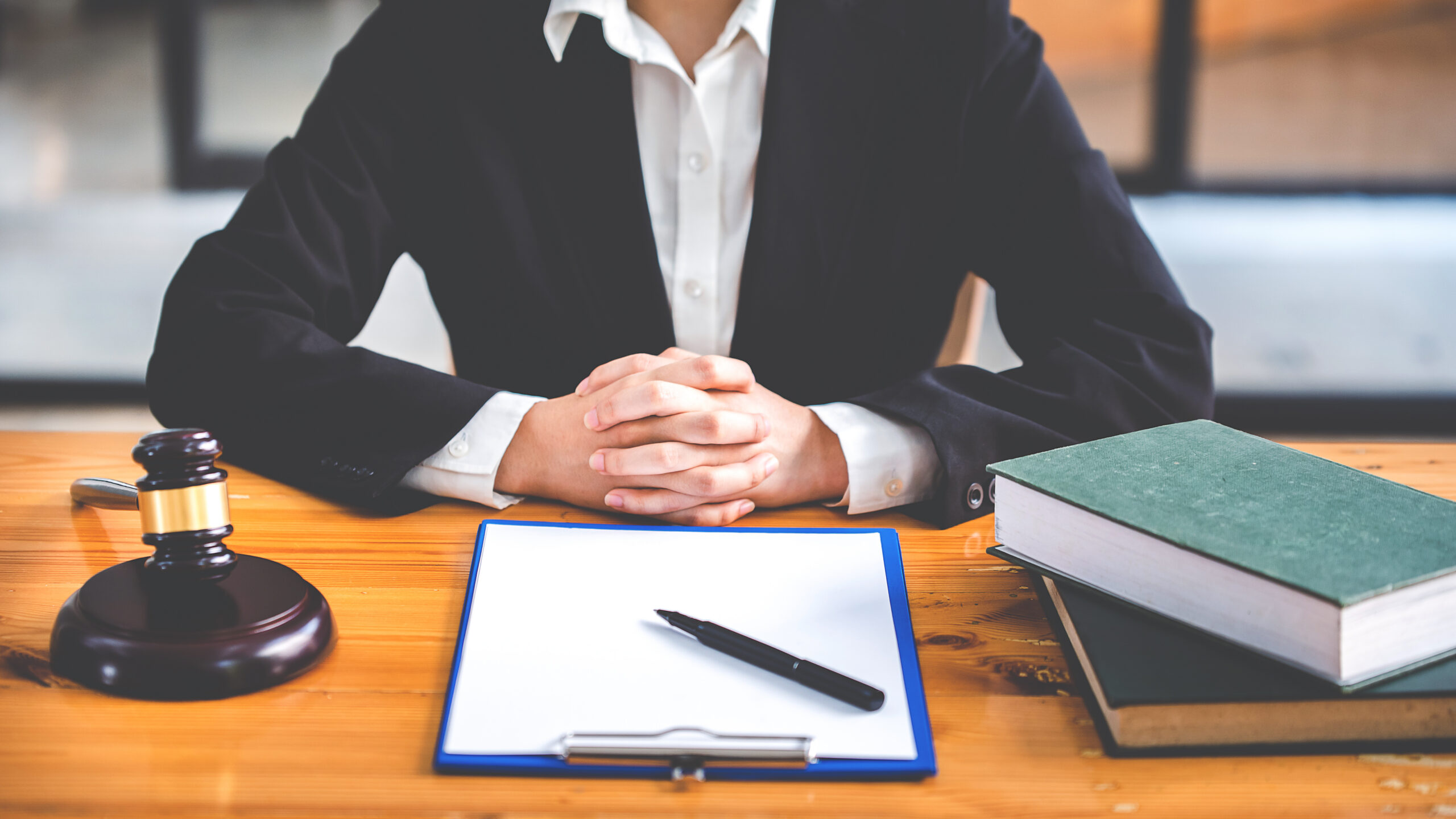 A composed, professional family law consultation that communicates clarity, stability, and trust.